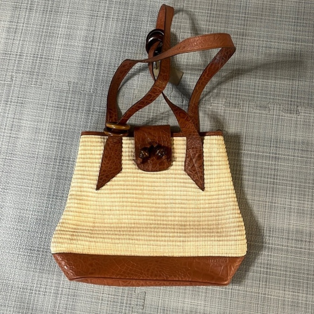 Straw purse super cute by Architect